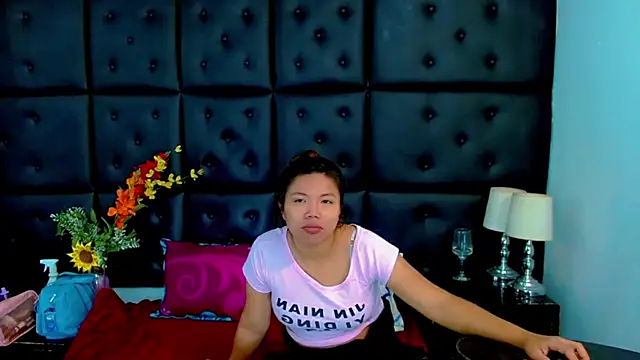 Isalombardi online show from May 26, 2026, 2:40 am