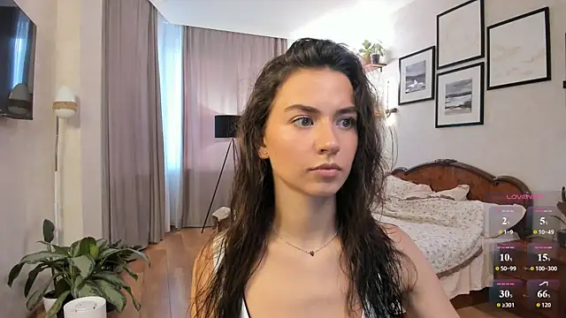 NicoleLuv online show from July 12, 2026, 4:42 pm