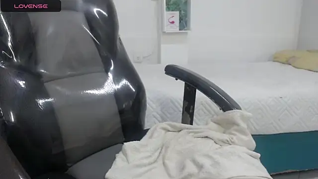 Snapshot of sexy_lady_0 chatting on February 26, 2025, 11:37 pm sexy lady 0 online show from February 26, 2025, 11:37 pm