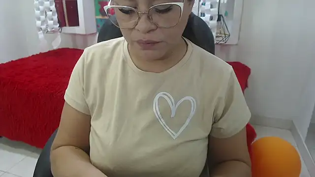 sexy lady 0 online show from October 24, 2025, 11:50 am