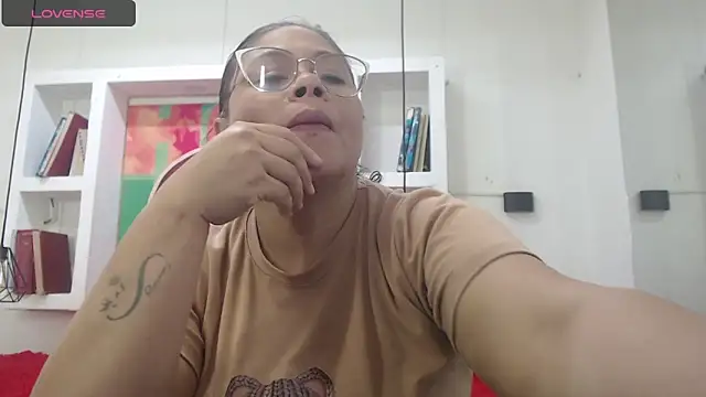 sexy lady 0 online show from November 5, 2025, 11:54 am