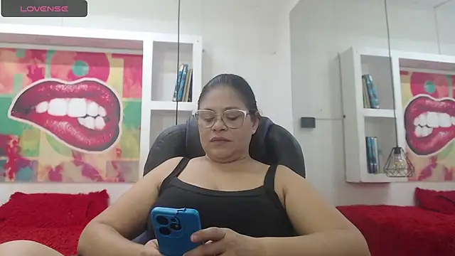 sexy lady 0 online show from November 7, 2025, 11:43 am