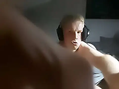 Holidayysouth online show from October 8, 2025, 7:11 pm