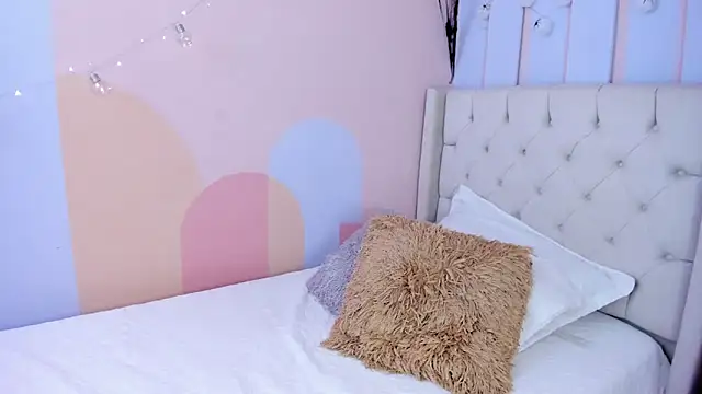 MeganCherryy online show from November 9, 2025, 4:11 am