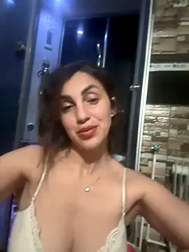 EmaSkyes online show from November 6, 2025, 7:15 pm