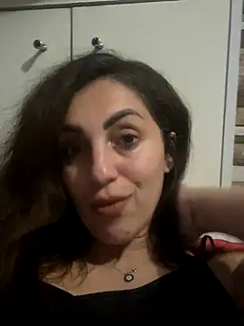 EmaSkyes online show from November 10, 2025, 7:24 pm