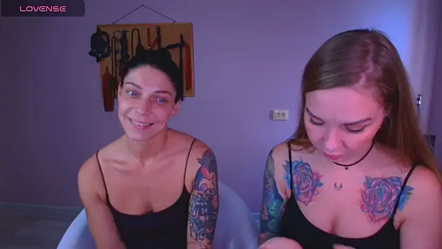 Carrie Moonshine online show from November 4, 2025, 12:26 pm