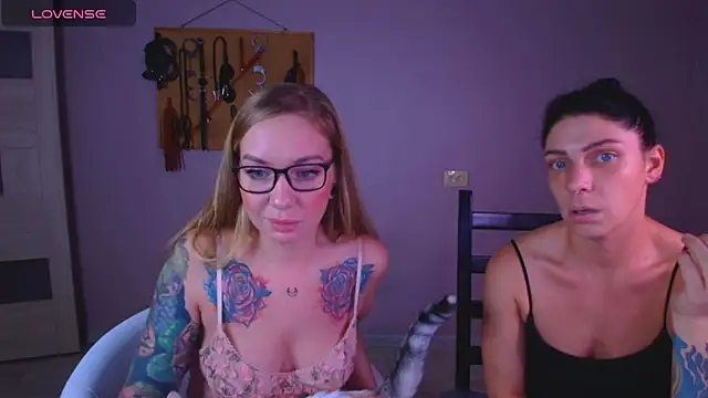 Carrie Moonshine online show from November 13, 2025, 4:39 pm