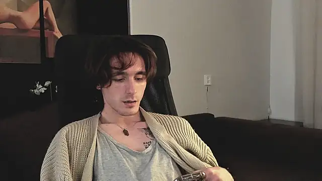 Snapshot of misterhult chatting on December 2, 2024, 6:21 pm misterhult online show from December 2, 2024, 6:21 pm