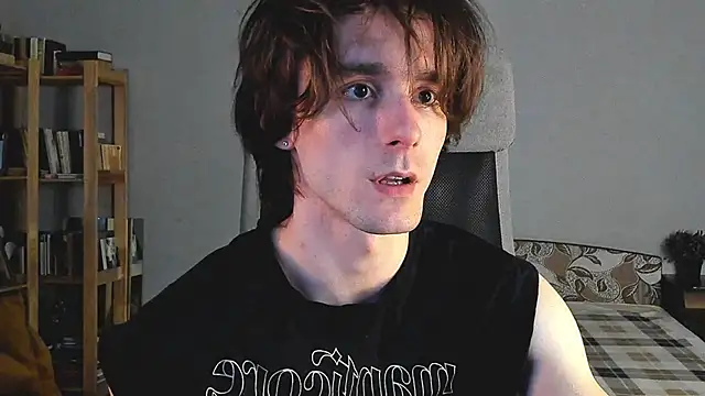 Snapshot of misterhult chatting on December 6, 2024, 2:38 pm misterhult online show from December 6, 2024, 2:38 pm