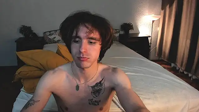Snapshot of misterhult chatting on December 7, 2024, 6:26 pm misterhult online show from December 7, 2024, 6:26 pm