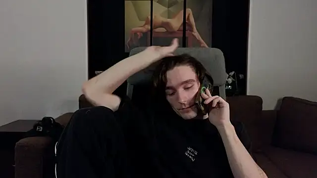 Snapshot of misterhult chatting on January 24, 2025, 5:21 pm misterhult online show from January 24, 2025, 5:21 pm
