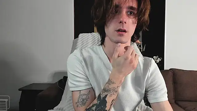 Snapshot of misterhult chatting on February 14, 2025, 5:25 pm misterhult online show from February 14, 2025, 5:25 pm