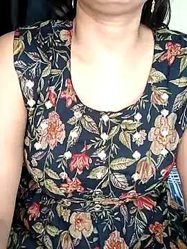 Snapshot of kaamuk_shweta chatting on February 23, 2025, 11:33 am kaamuk shweta online show from February 23, 2025, 11:33 am