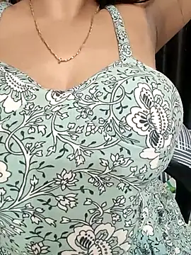 Snapshot of kaamuk_shweta chatting on February 25, 2025, 10:37 am kaamuk shweta online show from February 25, 2025, 10:37 am