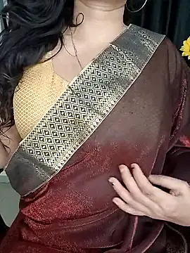 Snapshot of kaamuk_shweta chatting on October 6, 2025, 10:18 pm kaamuk shweta online show from October 6, 2025, 10:18 pm