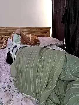 Snapshot of kaamuk_shweta chatting on October 16, 2025, 5:08 am kaamuk shweta online show from October 16, 2025, 5:08 am