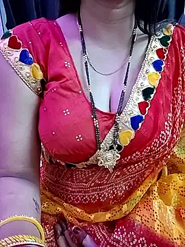 Snapshot of kaamuk_shweta chatting on October 28, 2025, 5:04 pm kaamuk shweta online show from October 28, 2025, 5:04 pm