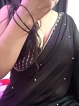 Snapshot of kaamuk_shweta chatting on November 4, 2025, 6:07 pm kaamuk shweta online show from November 4, 2025, 6:07 pm