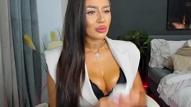 Snapshot of Sonia__Rey chatting on October 3, 2025, 10:07 pm Sonia Rey online show from October 3, 2025, 10:07 pm