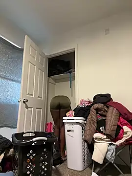 honeybrow online show from February 25, 2025, 1:39 pm