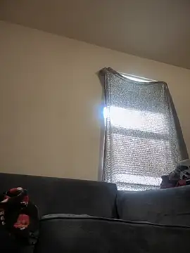 honeybrow online show from November 5, 2025, 6:08 pm