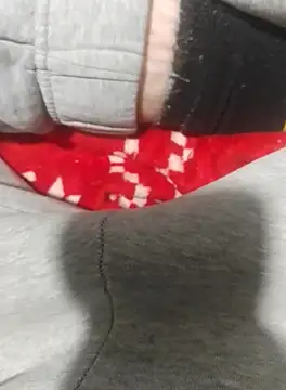 Snapshot of krissraw chatting on October 11, 2025, 12:32 am krissraw online show from October 11, 2025, 12:32 am