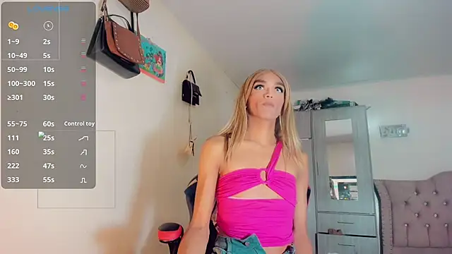 Oriana braom online show from October 20, 2025, 7:14 pm