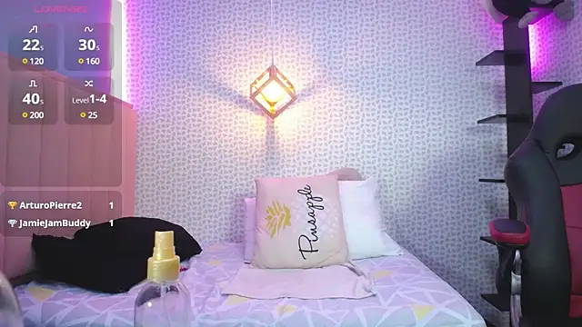 Snapshot of cassiehoward14 chatting on February 11, 2025, 6:08 am cassiehoward14 online show from February 11, 2025, 6:08 am