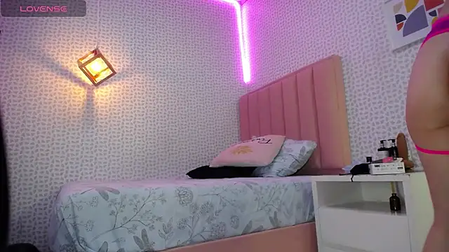 Snapshot of cassiehoward14 chatting on March 19, 2025, 3:09 am cassiehoward14 online show from March 19, 2025, 3:09 am