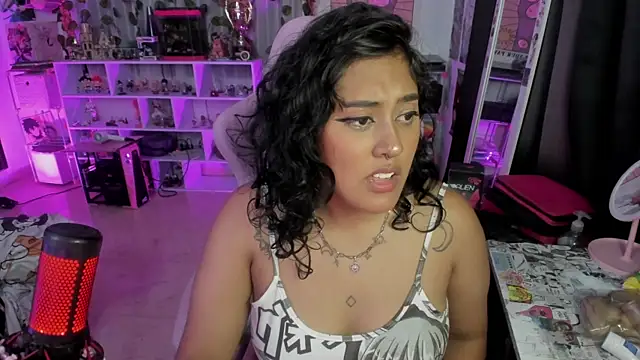 Snapshot of pawmistry chatting on February 19, 2025, 3:28 am pawmistry online show from February 19, 2025, 3:28 am