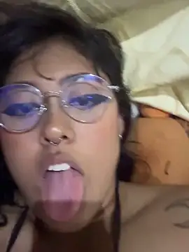 Snapshot of pawmistry chatting on March 17, 2025, 12:08 am pawmistry online show from March 17, 2025, 12:08 am