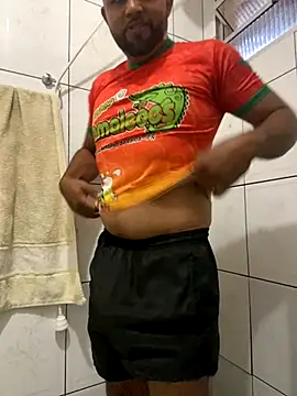 Snapshot of Sheik_z_o chatting on October 5, 2025, 7:45 pm Sheik z o online show from October 5, 2025, 7:45 pm