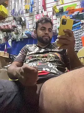 Snapshot of Sheik_z_o chatting on October 31, 2025, 11:17 pm Sheik z o online show from October 31, 2025, 11:17 pm