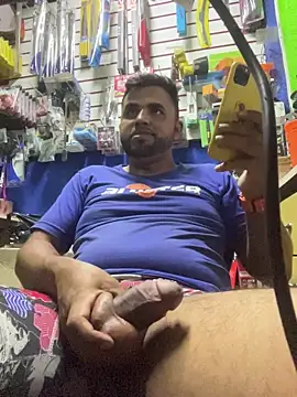 Snapshot of Sheik_z_o chatting on November 13, 2025, 10:41 pm Sheik z o online show from November 13, 2025, 10:41 pm