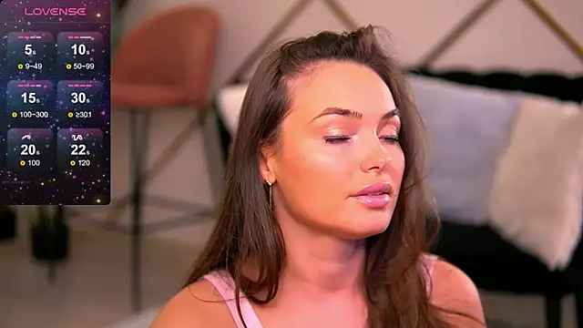 EmilyJuarez online show from December 19, 2025, 8:54 am