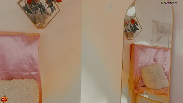 Snapshot of _Rouse_v chatting on October 16, 2025, 2:18 pm Rouse v online show from October 16, 2025, 2:18 pm