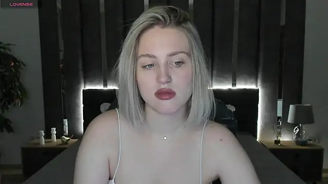 Snapshot of _Sarah_Soul_ chatting on December 13, 2024, 1:04 am Sarah Soul online show from December 13, 2024, 1:04 am