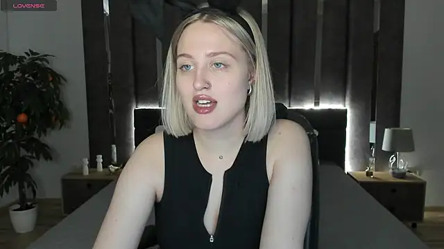 Snapshot of _Sarah_Soul_ chatting on December 15, 2024, 7:02 am Sarah Soul online show from December 15, 2024, 7:02 am