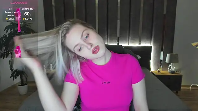 Snapshot of _Sarah_Soul_ chatting on December 22, 2024, 1:01 am Sarah Soul online show from December 22, 2024, 1:01 am
