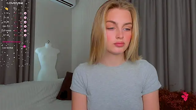 pretty girlnextdoor online show from September 13, 2025, 9:53 am