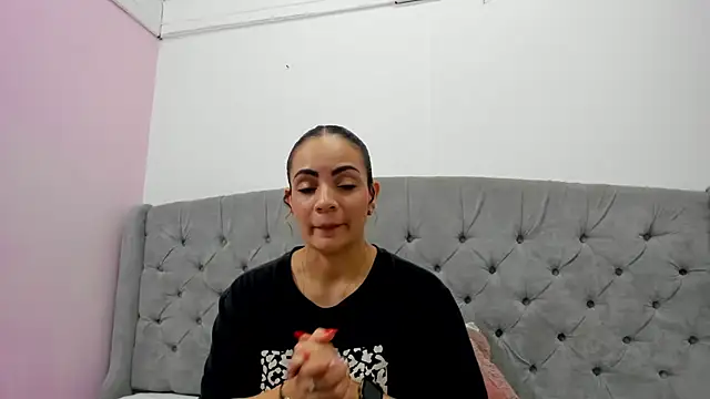 Valesskahall online show from December 15, 2025, 11:47 am