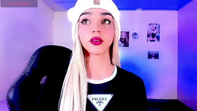 Elissa taylor  online show from November 17, 2025, 5:02 am