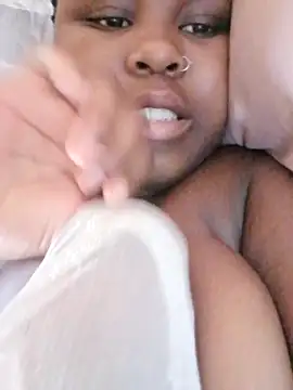 Dark Berry 26 online show from January 18, 2025, 1:40 pm