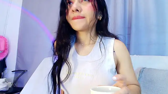 adara johnson   online show from November 9, 2025, 11:41 am