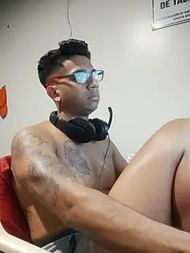 FitGeorge online show from November 16, 2025, 9:37 am