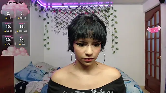 Snapshot of kathina_t chatting on September 24, 2025, 8:01 pm kathina t online show from September 24, 2025, 8:01 pm