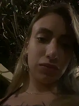 Snapshot of loira_messi chatting on March 17, 2025, 11:32 pm loira messi online show from March 17, 2025, 11:32 pm