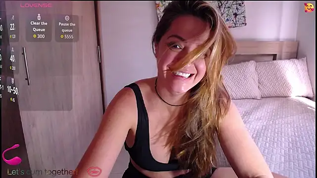 ParisW online show from December 20, 2025, 5:42 pm