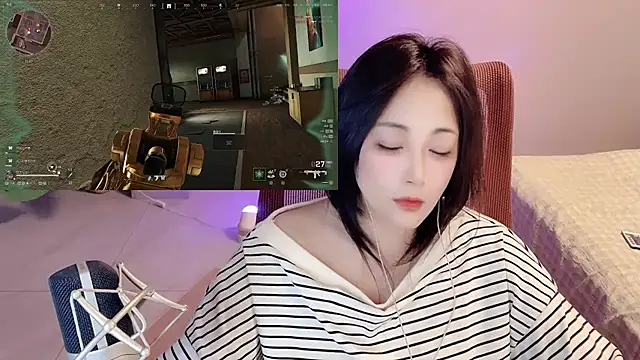 Daisy-77 online show from May 13, 2026, 2:03 pm